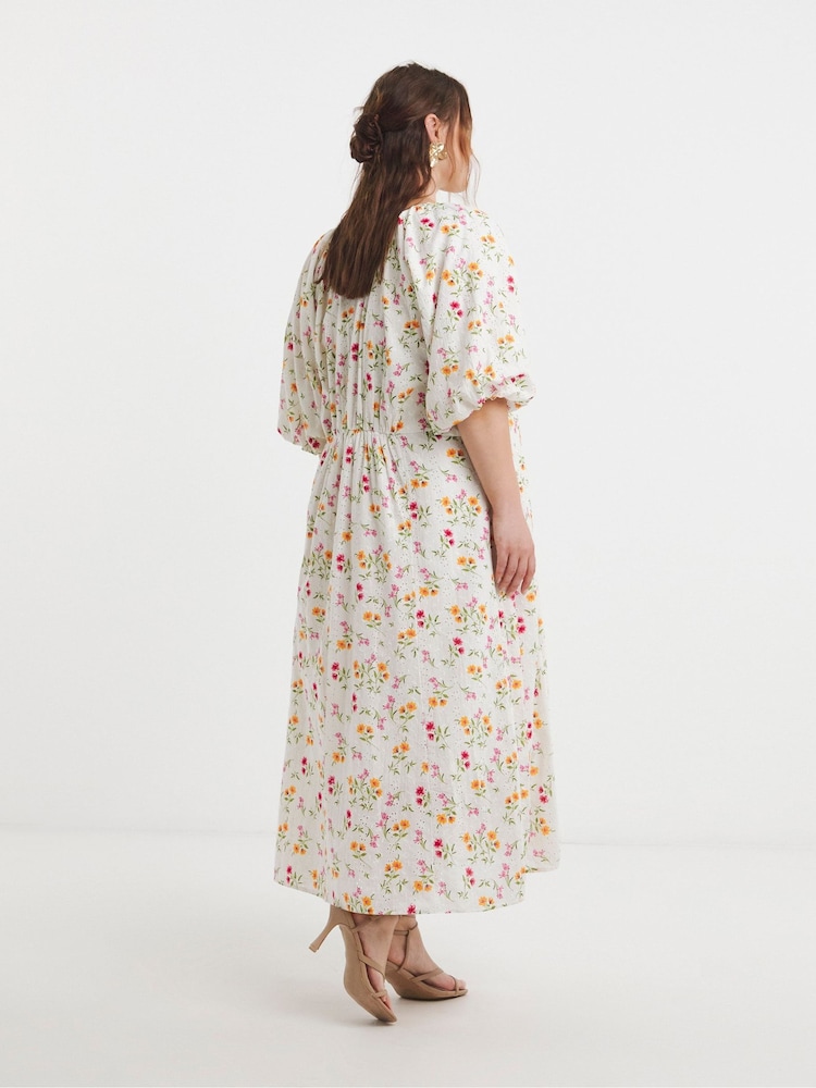 Simply Be 100% Cotton Floral Broderie Midi Dress - Imagen 2 de 4 Simply Be 100% Cotton Floral Broderie Midi Dress - Imagen 2 de 4