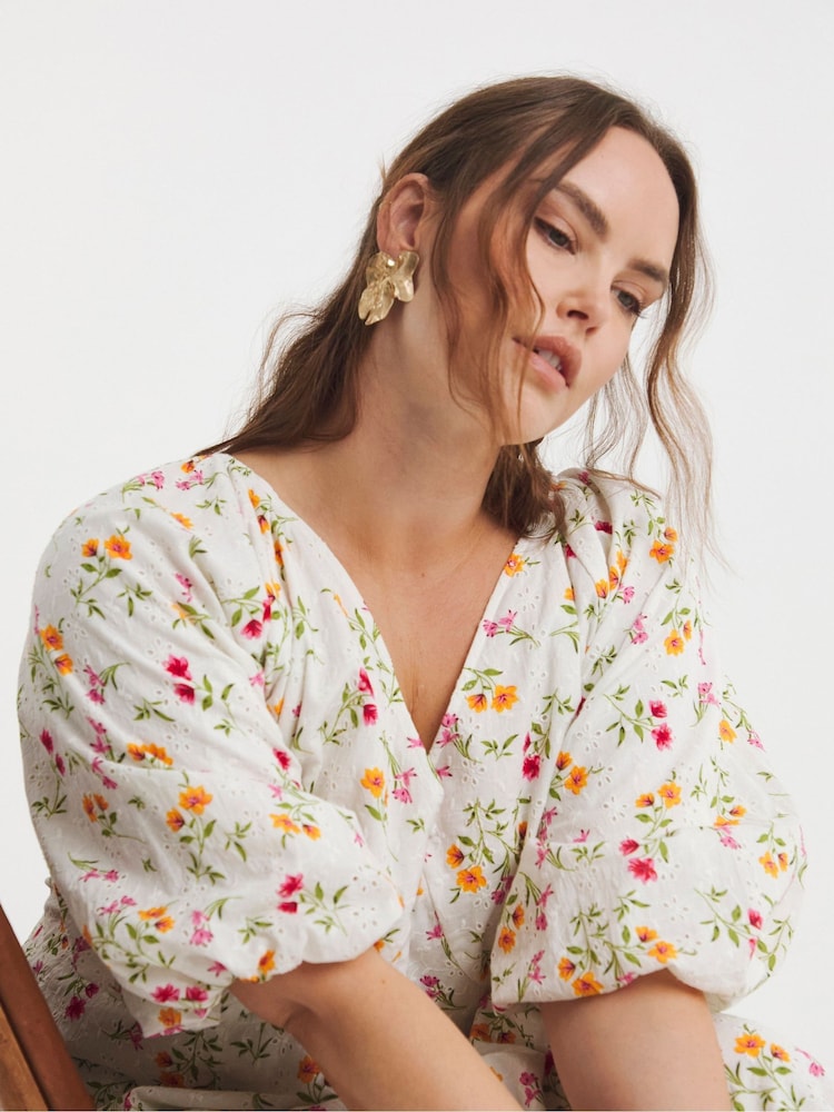 Simply Be 100% Cotton Floral Broderie Midi Dress - Imagen 4 de 4 Simply Be 100% Cotton Floral Broderie Midi Dress - Imagen 4 de 4