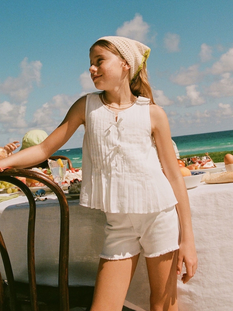 Abercrombie & Fitch Relaxed High Rise White Shorts - Image 1 of 4