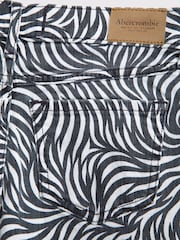 Abercrombie & Fitch Relaxed High Rise Shorts - Image 3 of 3