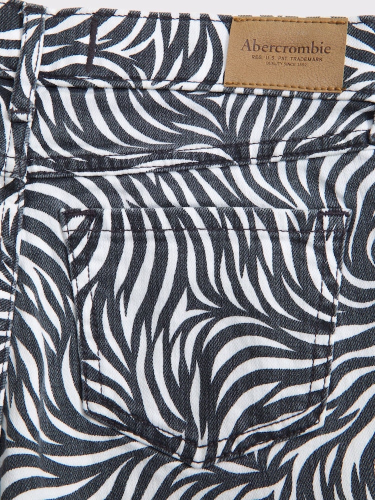 Abercrombie & Fitch Relaxed High Rise Shorts - Image 3 of 3