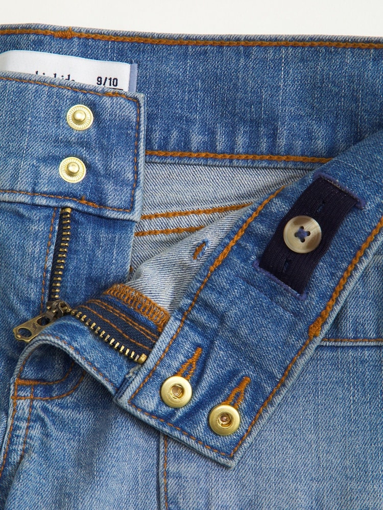 Abercrombie & Fitch Blue Patch Pocket Midi Shorts - Image 3 of 3