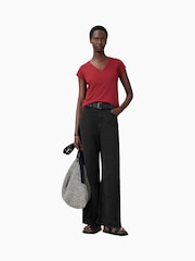 Красный - AllSaints Anna V 100% Organic Cotton T-Shirt - Изображение 4 из 8