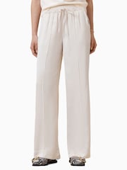 לבן - AllSaints Alba Satin Trousers - תמונה 4 מתוך 8