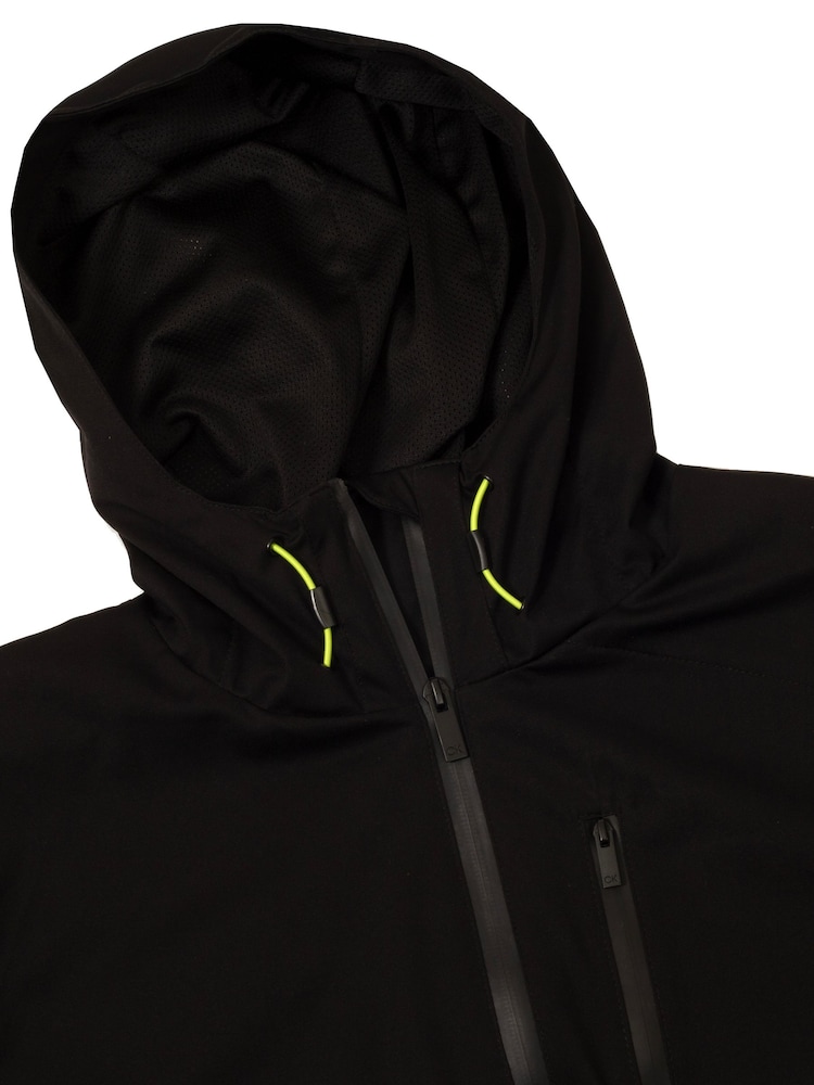 Preto - Blusão corta-vento com capuz Calvin Klein Golf Augusta Lined - Imagem 10 de 10