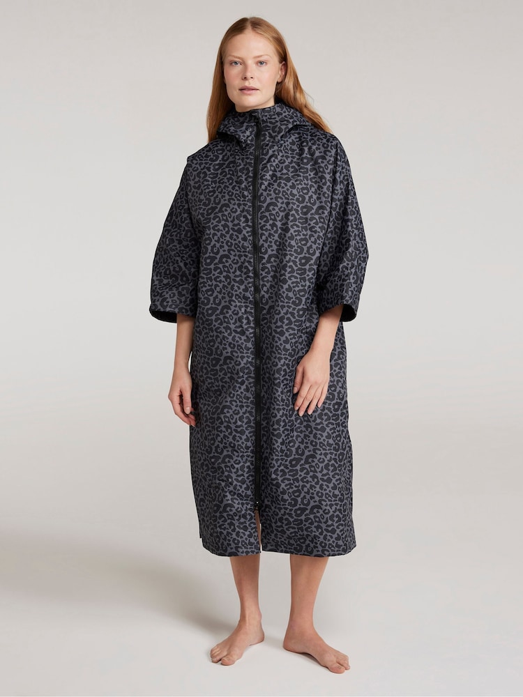 Mountain Warehouse Black Coastline Womens Water-Resistant UV Max Changing Robe - Image 1 of 9 Mountain Warehouse Black Coastline Womens Water-Resistant UV Max Changing Robe - Image 1 of 9
