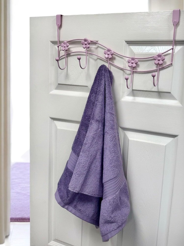 Showerdrape Set of 2 Pink Flowers Over Door Storage Hooks - Image 1 of 4