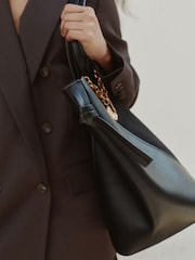 أسود - حقيبة كتف مزيج من قماش سويد صناعي مع زينة - Image 7 of 12