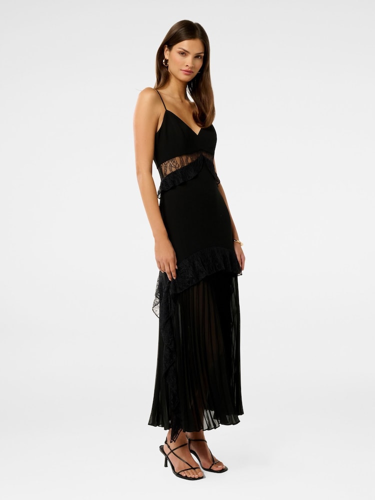 Forever New Lara Pleated Ruffle Maxi Dress - Imagen 2 de 4 Forever New Lara Pleated Ruffle Maxi Dress - Imagen 2 de 4