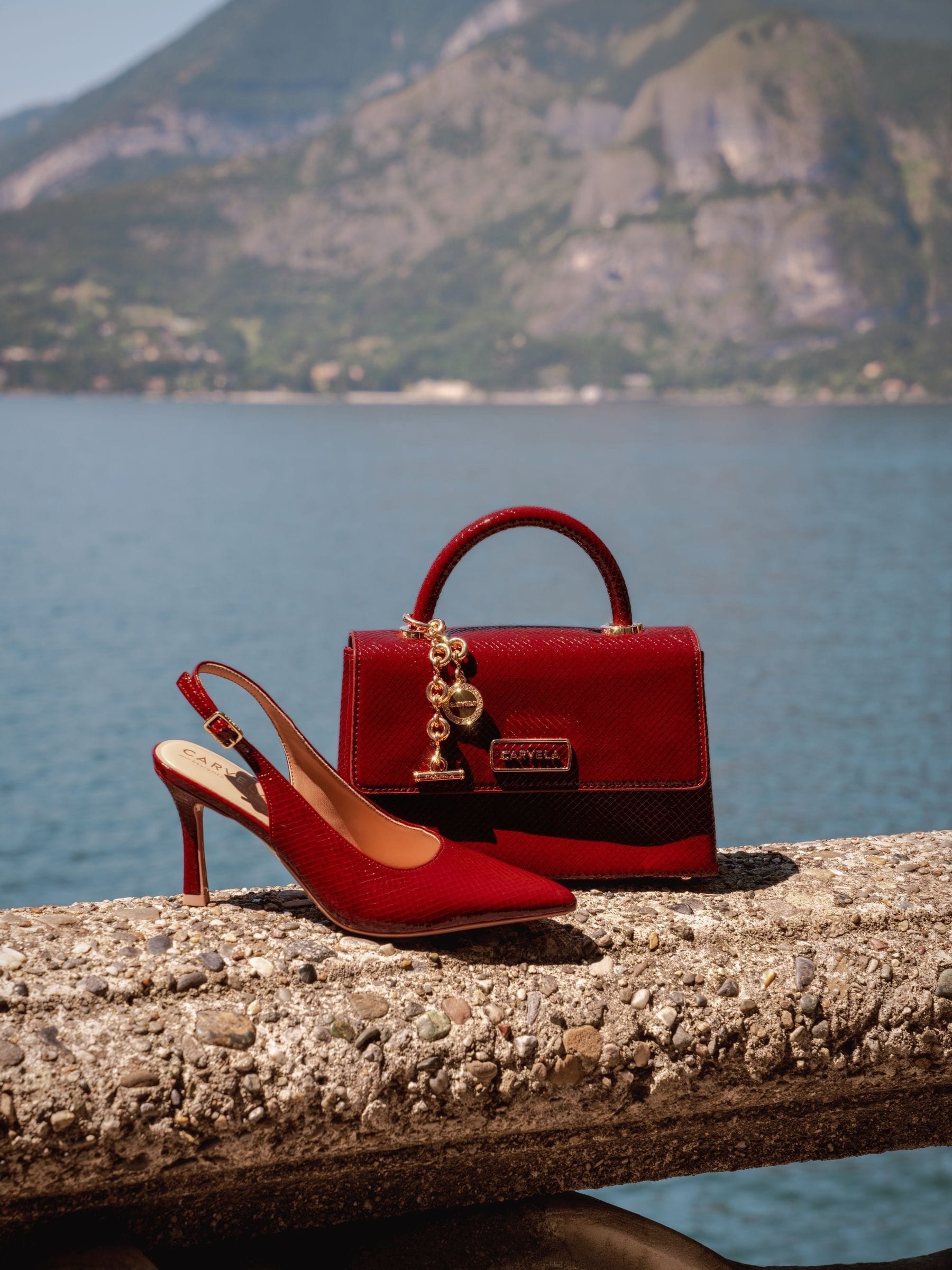 구매 레드 - Carvela 레드 콜레타 슬링 코트 슈즈 출처: Next 대한민국