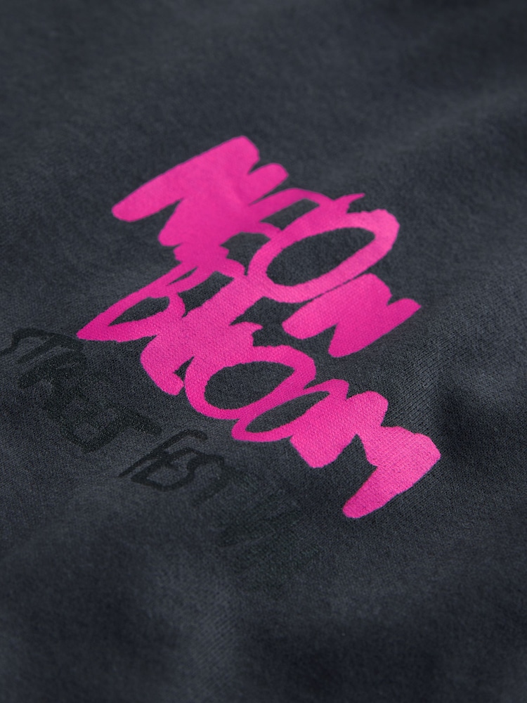 Schwarz, hell geblümt - Übergroßes T-Shirt mit Grafikprint (3–16Jahre) - Bild 8 von 8