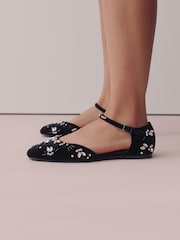 Negro - Forever Comfort® Velvet Embellished Two Part Closed Toe Shoes - Imagen 6 de 12