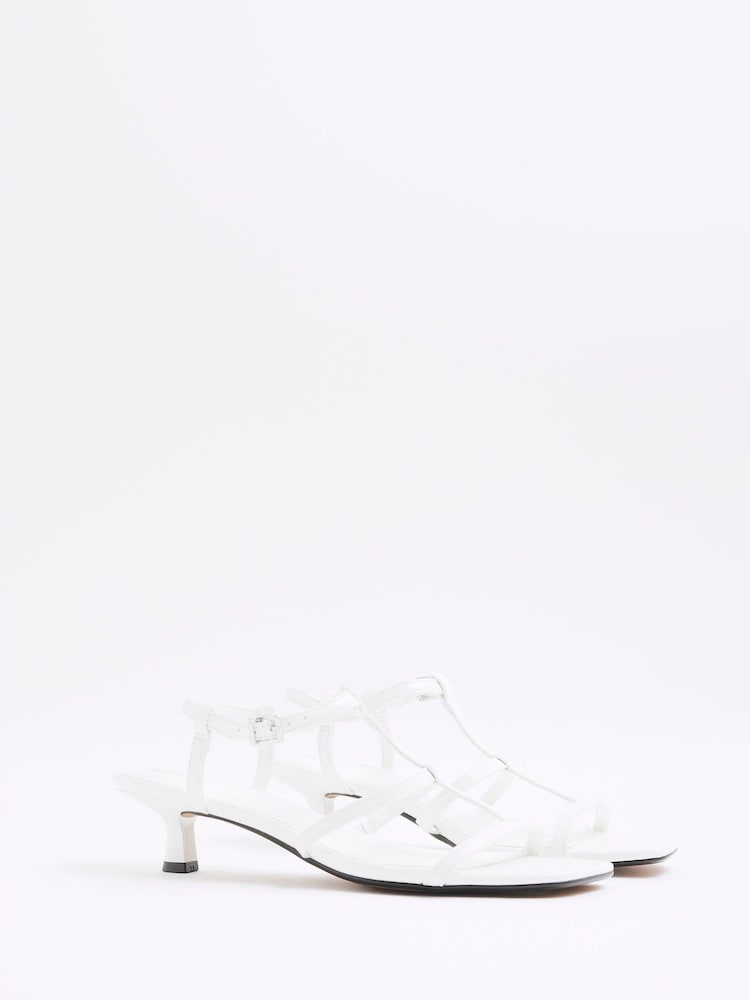 River Island Wide Fit Kitten Heel T-Bar Sandals - Imagen 2 de 6 River Island Wide Fit Kitten Heel T-Bar Sandals - Imagen 2 de 6