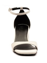Natural - Off The Hook Knightsbridge Leather Block Heel Ankle Strap Sandals - Imagen 4 de 6