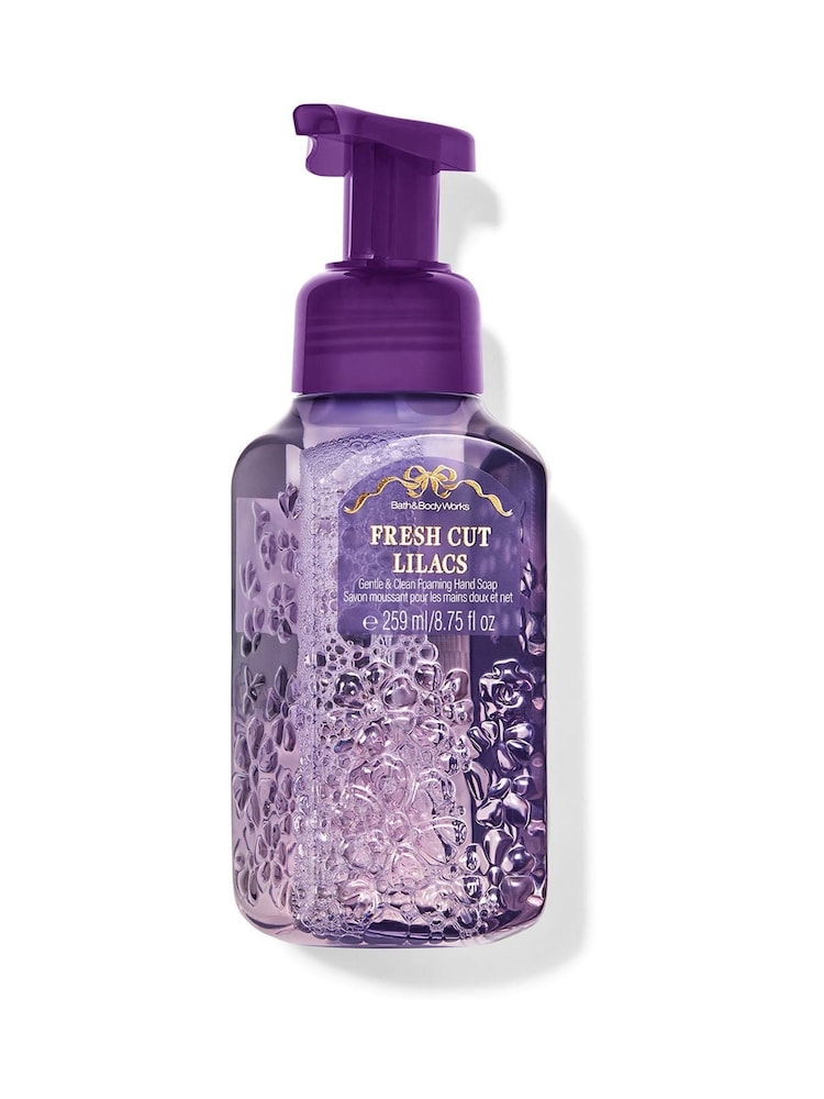 Bath & Body Works Foam Soap 8.75 fl oz / 259 mL - Image 1 of 2 Bath & Body Works Foam Soap 8.75 fl oz / 259 mL - Image 1 of 2