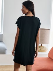 B by Ted Baker Lace Modal Sleep Black T-Shirt - Imagen 2 de 6