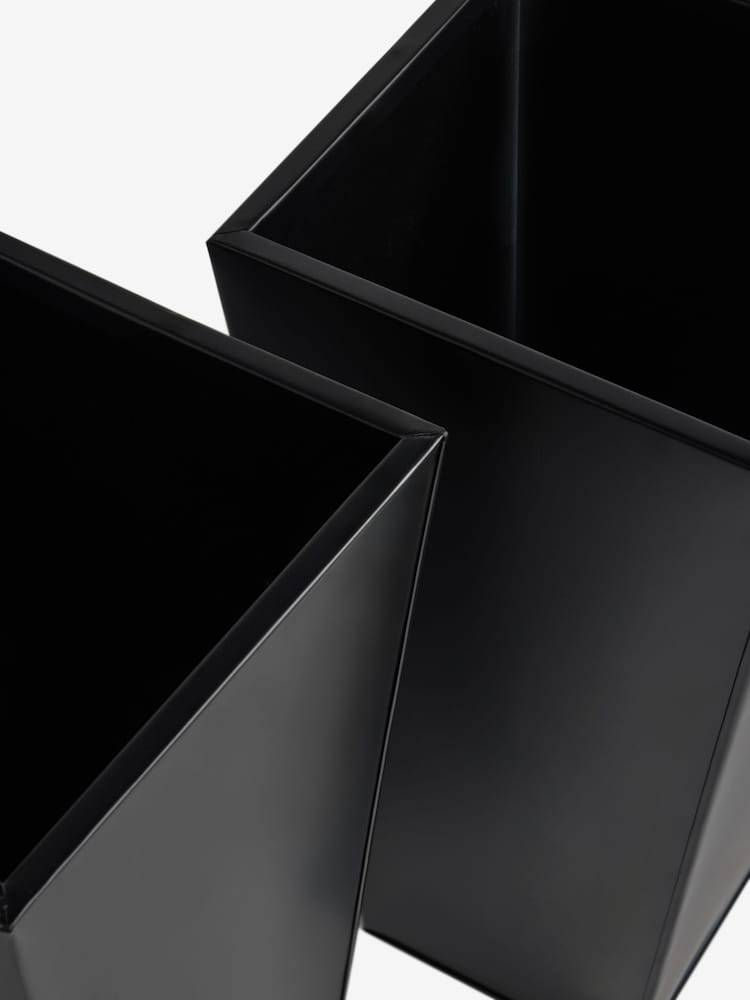 Black Set of 2 Metal Outdoor Planters - Image 4 of 4