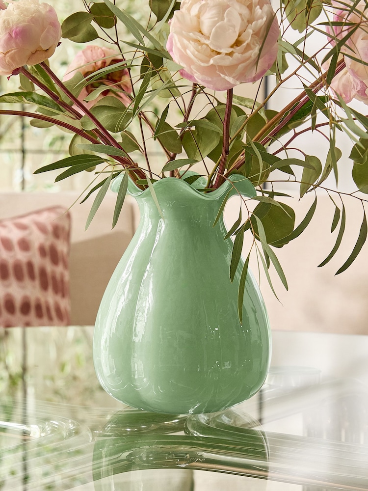 Green Scalloped Glass Vase - Image 1 of 3 Green Scalloped Glass Vase - Image 1 of 3