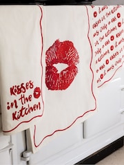 Rockett St George Set of 3 Red Lipstick Tea Towels - Image 3 of 6