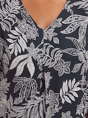 Pleat Front Vest - Image 4 of 5
