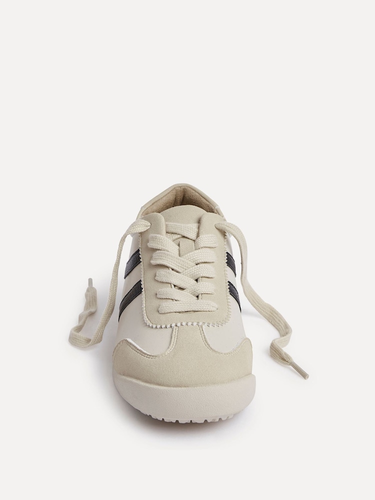 حذاء رياضي برباط تلبيس رشيق Strike من Linzi - صورة 5 من 5