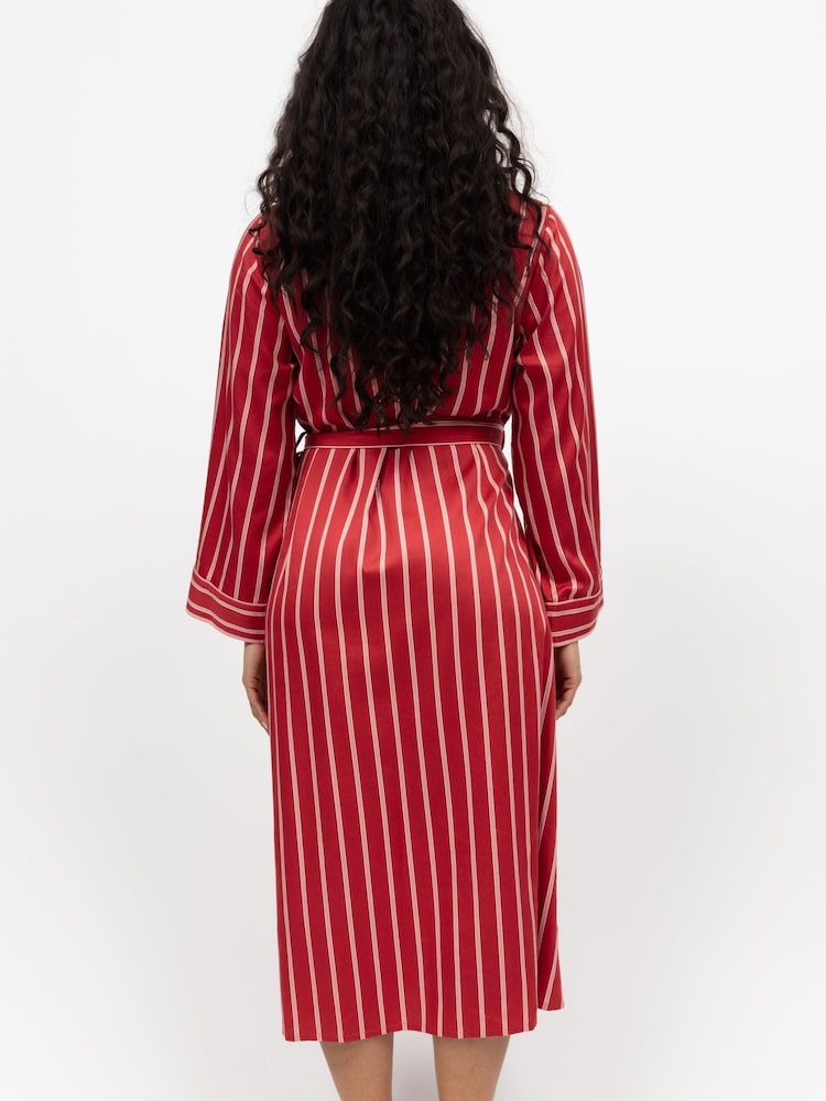 Fable and Eve Red Long Sleeve Dressing Gown - Image 2 of 4