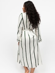 Fable and Eve Green Long Sleeve Dressing Gown - Image 2 of 4