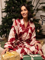 Fable and Eve Red Long Sleeve Dressing Gown - Image 3 of 4