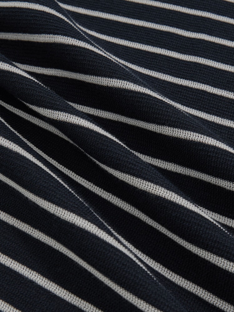 Reiss White/Navy Woodhall T-Shirt - Image 6 of 6 Reiss White/Navy Woodhall T-Shirt - Image 6 of 6