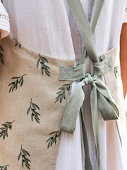 Sophie Allport Natural Linen Cross Back Olive Apron - Image 3 of 5