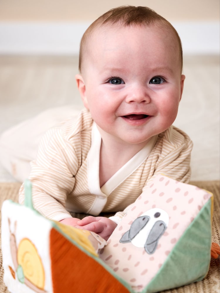 JoJo Maman Bébé Woodland Activity Cube - Image 2 of 11 JoJo Maman Bébé Woodland Activity Cube - Image 2 of 11