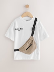 أبيض / إسمنتي - تيشرت بأكمام قصيرة وجيب على شكل حقيبة (3-16 سنة) - صورة 1 من 5