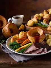 Virgin Experience Days Sunday Roast and Wine for Two at a Traditional Pub - Image 1 of 2