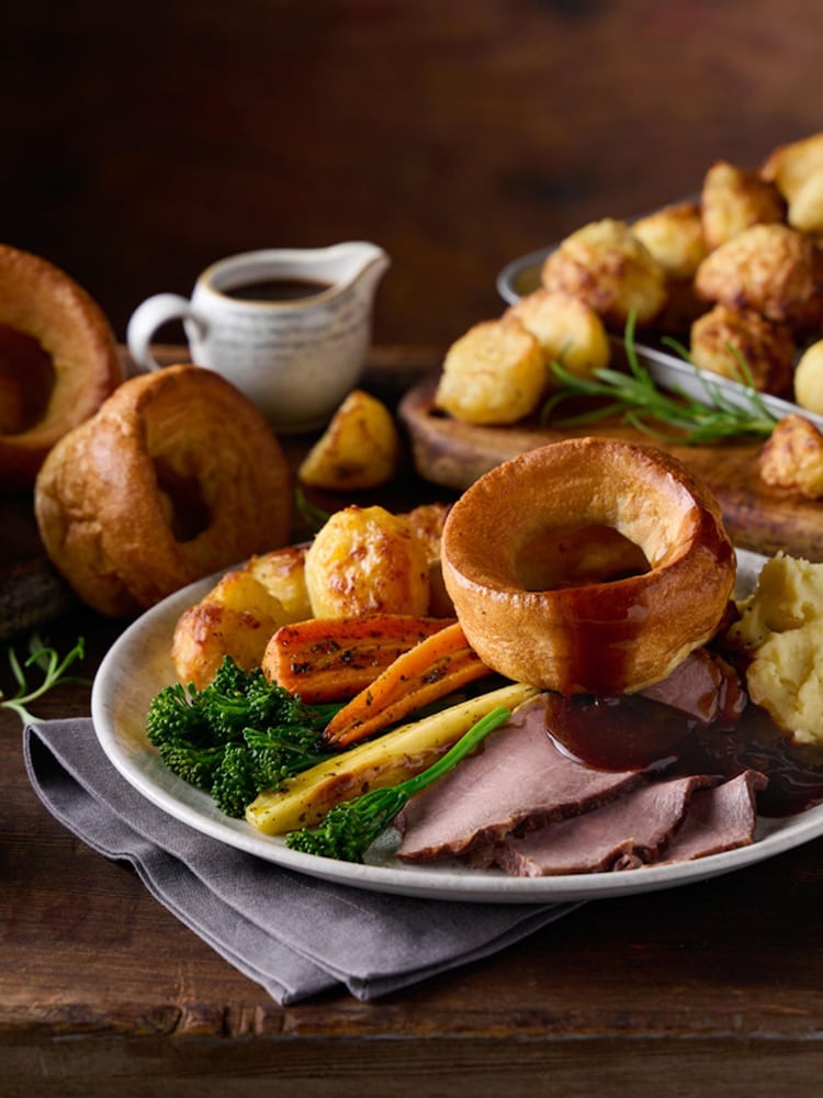 Virgin Experience Days Sunday Roast and Wine for Two at a Traditional Pub - Image 1 of 2