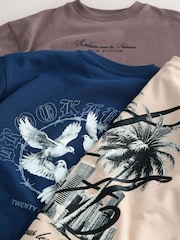 Tumši zila/akmens/brūna - Relaxed Fit grafiskā apdrukas īsroku T-krekli 3 iepakojums (3-16gadi) - Attēls 7 no 7