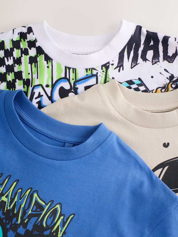 Blue/Ecru/White - حزمة من 3 تيشرتات بكُم قصير وتلبيس قياسي مزينة بتصميم جرافيكي (3-16سنة) - صورة 2 من 11 Blue/Ecru/White - حزمة من 3 تيشرتات بكُم قصير وتلبيس قياسي مزينة بتصميم جرافيكي (3-16سنة) - صورة 2 من 11