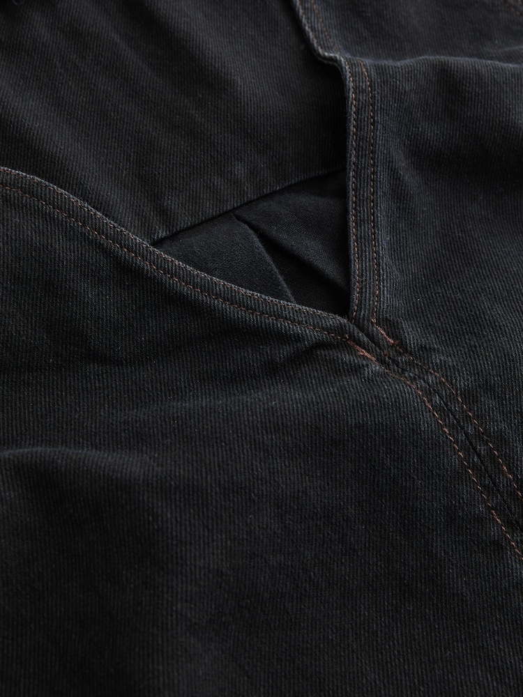 Black V-Neck Sleeveless Maxi Dress - Image 5 of 5 Black V-Neck Sleeveless Maxi Dress - Image 5 of 5