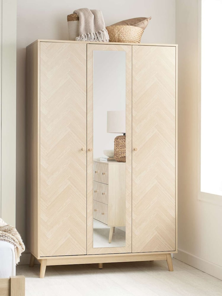 Birlea Oak Herringford Triple Wardrobe - Image 1 of 6