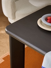 طاولة طعام ومقعد نوفارا من MADE.COM حزمة - صورة 3 من 6