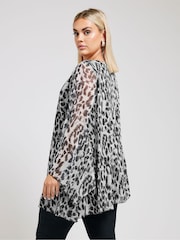 Yours Curve Grey Long Sleeve Asymmetric Hem Blouse - Image 4 of 5