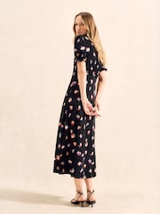 Ro&Zo Black Petite Multi Pansy Print Shirred Cuff Midi Dress - Image 2 of 4