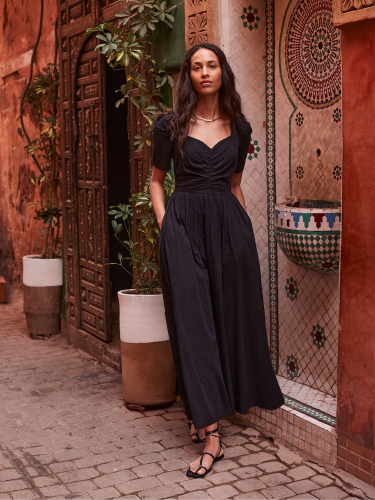 Ro&Zo Black Sweetheart Neck Midi Dress - Image 1 of 4