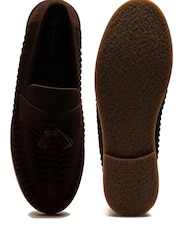 Off The Hook Tiger Tassel Suede Leather Slip-On Loafers with Woven Detail - Imagen 4 de 6