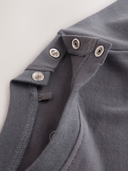 نقشة بقرة بلون رمادي/كريمي - طقم من 2 قطعة من دنغري وبودي سوت للبيبي (0شهر -3سنوات) - صورة 14 من 16