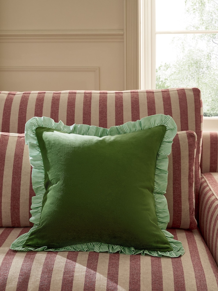 Almofada de veludo com acabamento em babados - Imagem 1 de 2 Almofada de veludo com acabamento em babados - Imagem 1 de 2