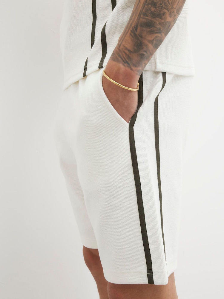 River Island Cream Slim Laid On Taped Shorts - Image 2 of 3