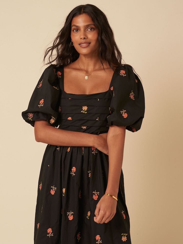 Vestido midi Tessie bordado Nobodys Child Nova - Imagem 5 de 5