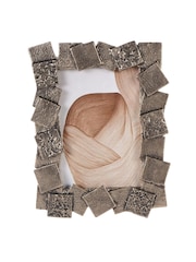 Libra Interiors Gold Montrose Cast Aluminium Photo Frame 5x7 - Image 2 of 7
