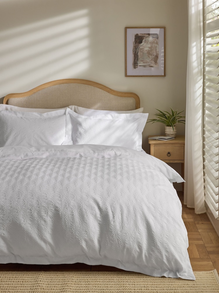 Embossed Geometric Pattern Duvet Cover and Pillowcase Set - Imaginea 1 din 4