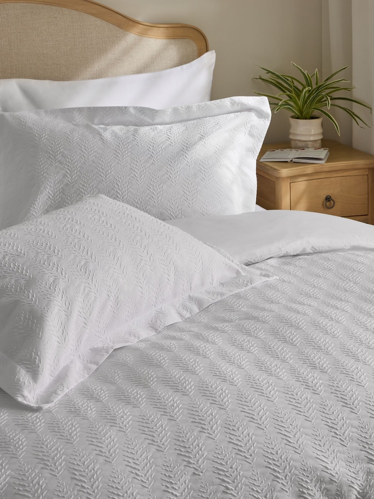 Embossed Geometric Pattern Duvet Cover and Pillowcase Set - Imaginea 2 din 4